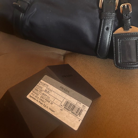 Classic Prada - Picture 9 of 9